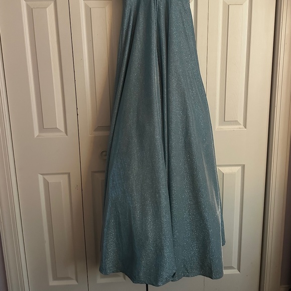 Prom dress Light Blue adjustable Spaghetti straps Size 5/6 NWT - Picture 2 of 7